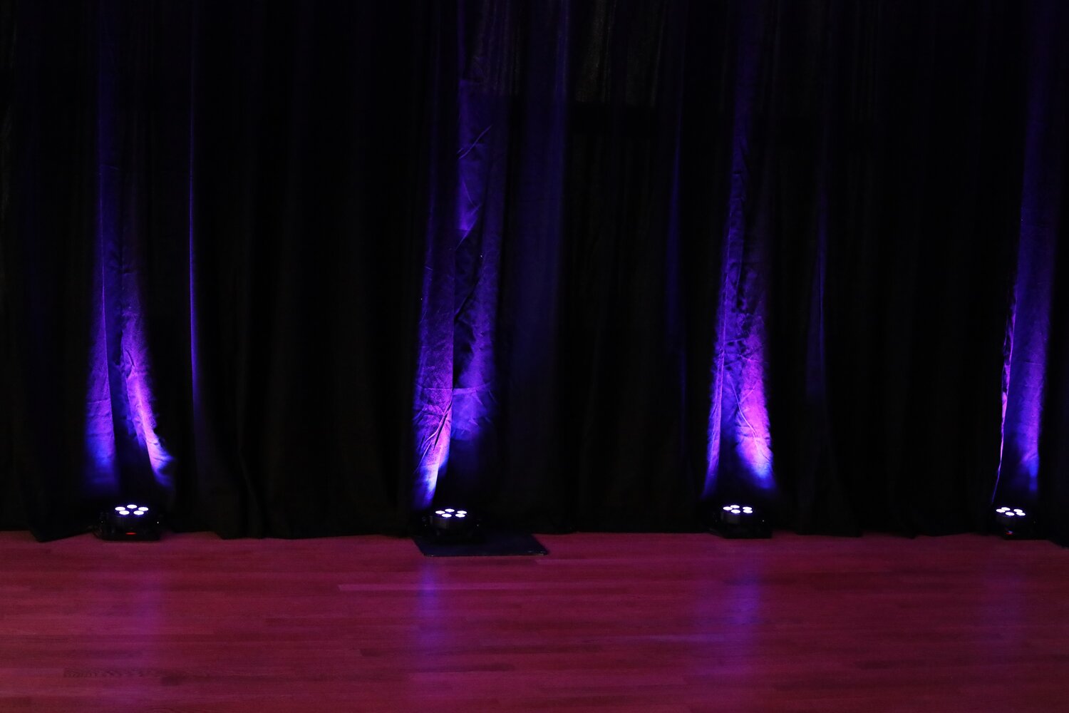 location-rideau-de-scene-pour-decoration